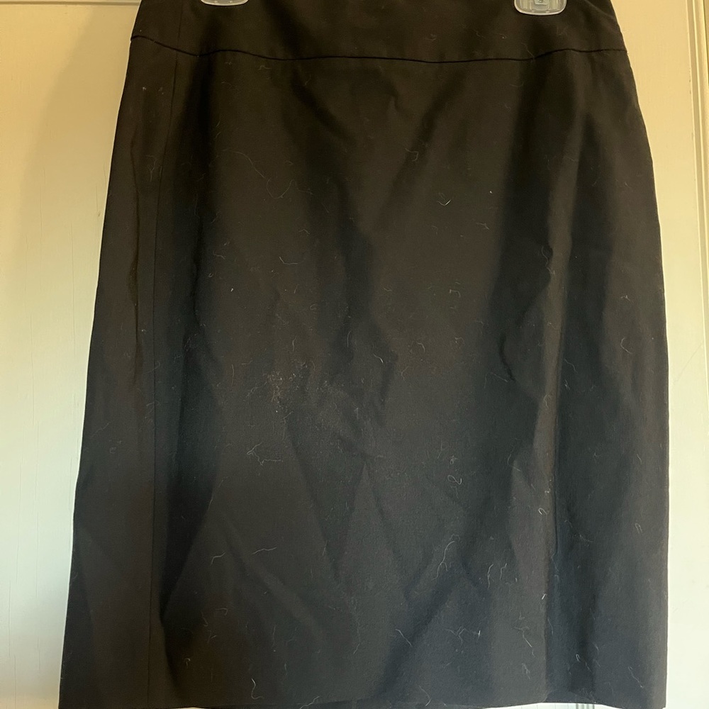 Banana Republic Black Pencil Skirt. Size 6, stretch.